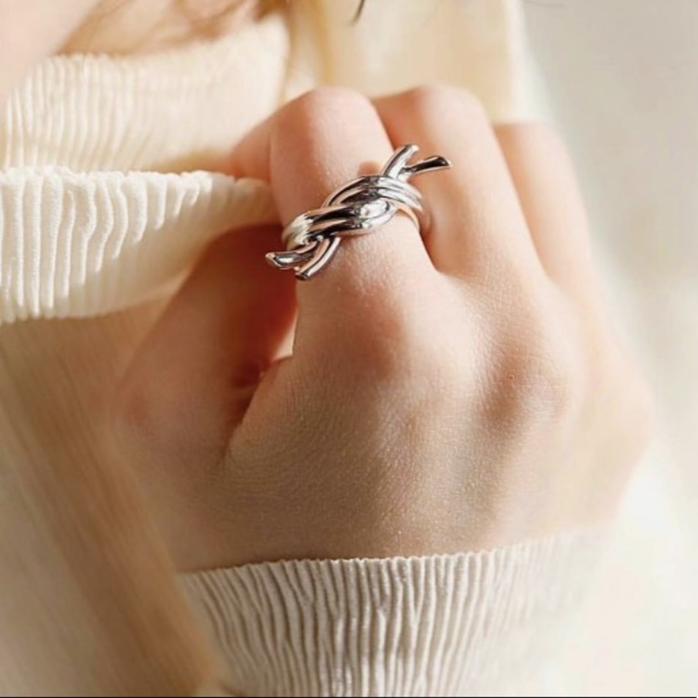 Bow tie Rings